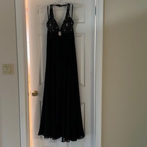 Wow prom and pageant black gown